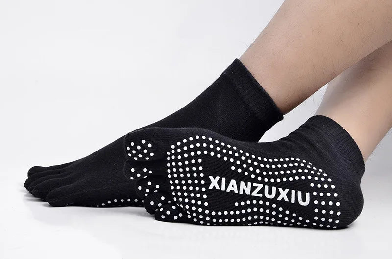 2024 Men Pilates Socks Wholesale Cotton Breathable Non-Slip Massage Yoga Socks Cotton YOGA Sports Five-finger Socks 5 toe socks
