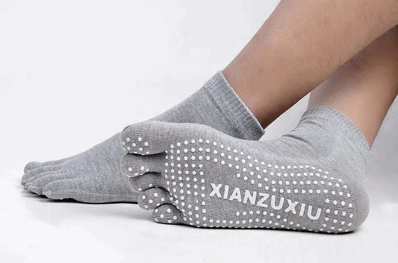 2024 Men Pilates Socks Wholesale Cotton Breathable Non-Slip Massage Yoga Socks Cotton YOGA Sports Five-finger Socks 5 toe socks